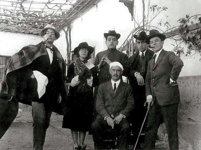 Salvador Dalí, María Luisa González, Luis Buñuel, Juan Vicens, José María Hinojosa y José Moreno Villa en Toledo (Venta de Aires) en 1924.