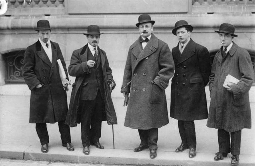 Russolo, Carrà, Marinetti, Boccioni and Severini devant Le Figaro, Paris, 9 Février 1912